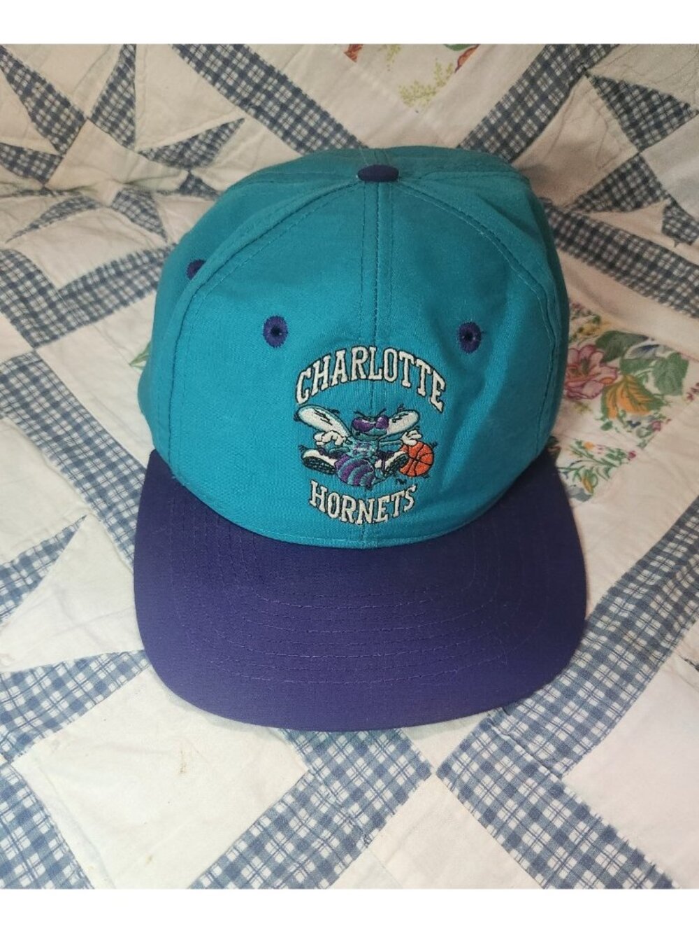 NBA Vintage 90s Charlotte Hornets NBA Snap Back Hat